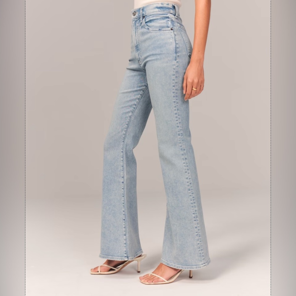 Abercrombie & Fitch Ultra High Rise Vintage Flare Jean - Light Wash